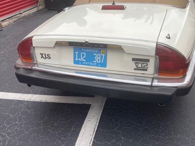 1988 JAGUAR XJS CONV/COUPE, VERY GOOD CONDITION. RUNS GREAT.